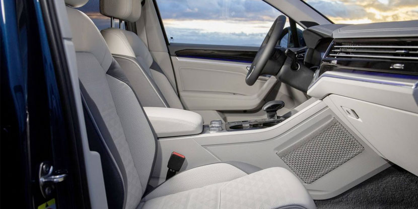 VW mostra teaser do interior de novo Touareg